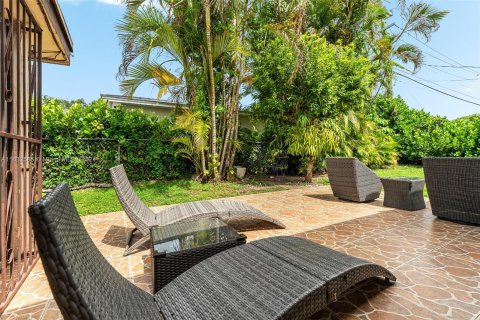 Villa ou maison à vendre à Miami, Floride: 4 chambres, 224.64 m2 № 1309504 - photo 29