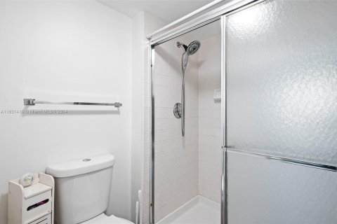 Condo in Sunrise, Florida, 2 bedrooms  № 1293447 - photo 12