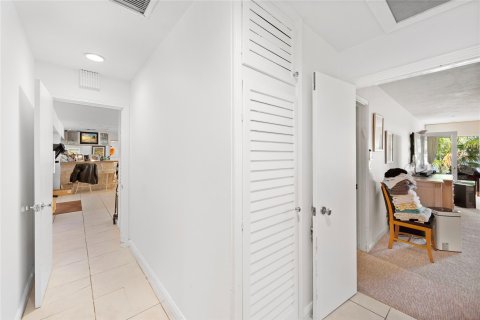 Villa ou maison à vendre à Fort Lauderdale, Floride: 4 chambres, 378.86 m2 № 1018241 - photo 10