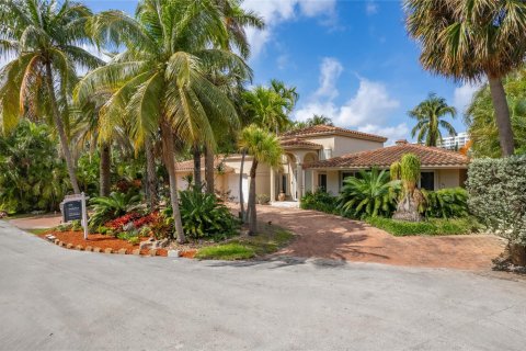 Villa ou maison à vendre à Fort Lauderdale, Floride: 4 chambres, 378.86 m2 № 1018241 - photo 15