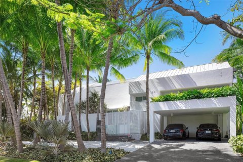 House in Key Biscayne, Florida 4 bedrooms, 618.82 sq.m. № 1269152 - photo 4