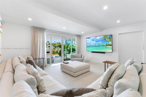 Casa en venta en Key Biscayne, Florida, 4 dormitorios, 618.82 m2 № 1269152 - foto 17