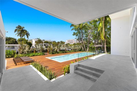 House in Key Biscayne, Florida 4 bedrooms, 618.82 sq.m. № 1269152 - photo 8