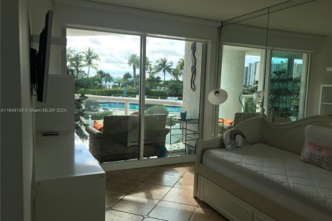 Copropriété à vendre à Sunny Isles Beach, Floride: 2 chambres, 142.14 m2 № 1331479 - photo 23