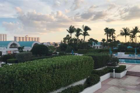 Condo in Sunny Isles Beach, Florida, 2 bedrooms  № 1331479 - photo 6