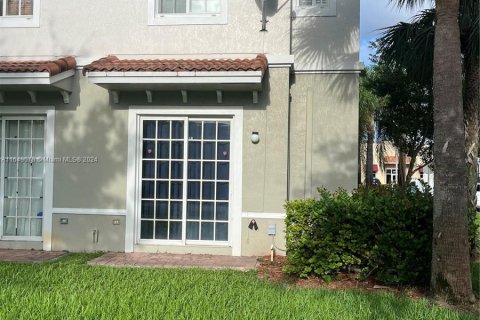 Condominio en venta en Miramar, Florida, 2 dormitorios, 105.44 m2 № 1331476 - foto 2