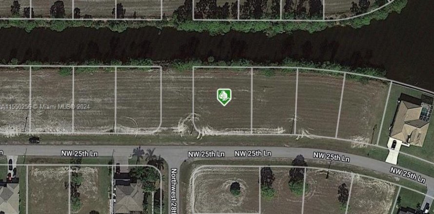 Land in Cape Coral, Florida № 1064928