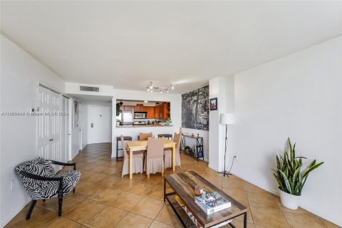 Condominio en venta en Miami Beach, Florida, 1 dormitorio, 74.32 m2 № 1227121 - foto 8