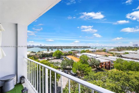 Condominio en venta en Miami Beach, Florida, 1 dormitorio, 74.32 m2 № 1227121 - foto 1