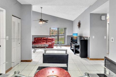 Adosado en venta en Pembroke Pines, Florida, 2 dormitorios, 100.33 m2 № 1227163 - foto 22