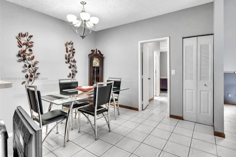 Touwnhouse à vendre à Pembroke Pines, Floride: 2 chambres, 100.33 m2 № 1227163 - photo 18