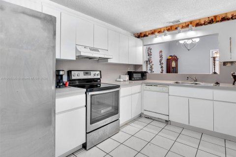 Touwnhouse à vendre à Pembroke Pines, Floride: 2 chambres, 100.33 m2 № 1227163 - photo 8