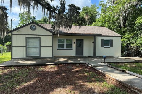 House in Ocala, Florida 3 bedrooms, 159.79 sq.m. № 1414190 - photo 1