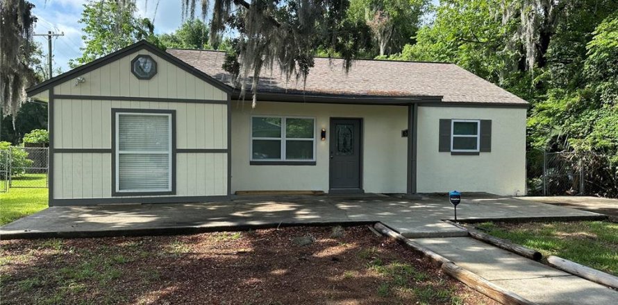 House in Ocala, Florida 3 bedrooms, 159.79 sq.m. № 1414190