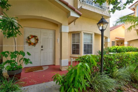 Townhouse in Miami, Florida 3 bedrooms, 152.17 sq.m. № 1406091 - photo 3