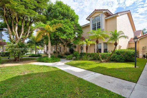 Townhouse in Miami, Florida 3 bedrooms, 152.17 sq.m. № 1406091 - photo 1