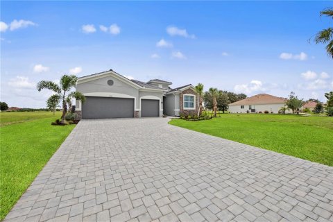 Villa ou maison à vendre à Punta Gorda, Floride: 3 chambres, 227.05 m2 № 1052183 - photo 1