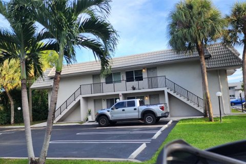 Apartment in Coral Springs, Florida 2 bedrooms, 76.18 sq.m. № 1358886 - photo 18