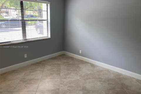 Appartement à louer à Coral Springs, Floride: 2 chambres, 76.18 m2 № 1358886 - photo 4