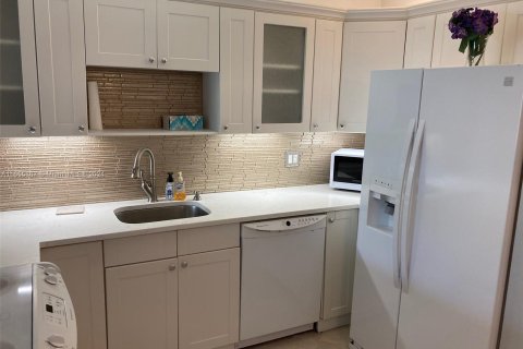 Appartement à louer à Coral Springs, Floride: 2 chambres, 76.18 m2 № 1358886 - photo 2