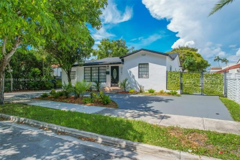 Villa ou maison à vendre à Miami, Floride: 4 chambres, 157.56 m2 № 1358928 - photo 3