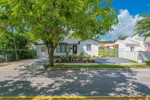 Villa ou maison à vendre à Miami, Floride: 4 chambres, 157.56 m2 № 1358928 - photo 5