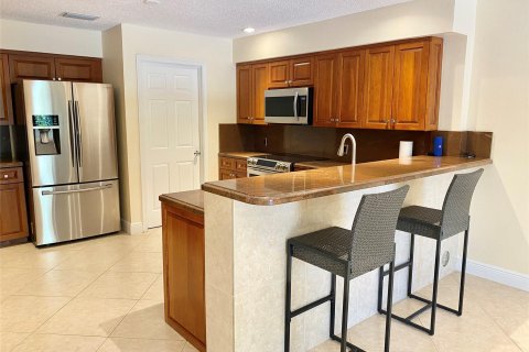 Townhouse in Deerfield Beach, Florida 4 bedrooms, 235.14 sq.m. № 1207307 - photo 22