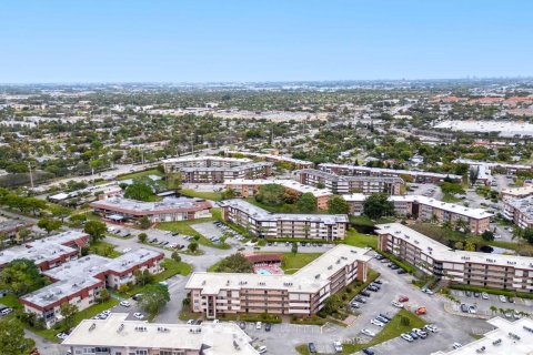 Condo in Lauderdale Lakes, Florida, 1 bedroom  № 1029712 - photo 21