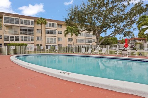 Condominio en venta en Lauderdale Lakes, Florida, 1 dormitorio, 71.35 m2 № 1029712 - foto 6