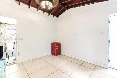 Casa en venta en Miami, Florida, 5 dormitorios, 154.22 m2 № 1415377 - foto 16