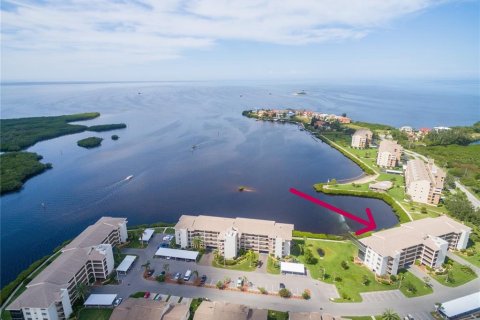 Condominio en venta en Port Richey, Florida, 2 dormitorios, 95.22 m2 № 1278728 - foto 2