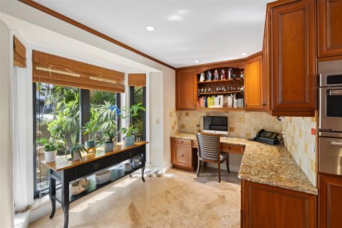 House in Fort Lauderdale, Florida 5 bedrooms, 740.9 sq.m. № 1020194 - photo 12