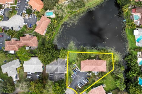 Купить коммерческую недвижимость в Корал-Спрингс, Флорида № 1020097 - фото 4
