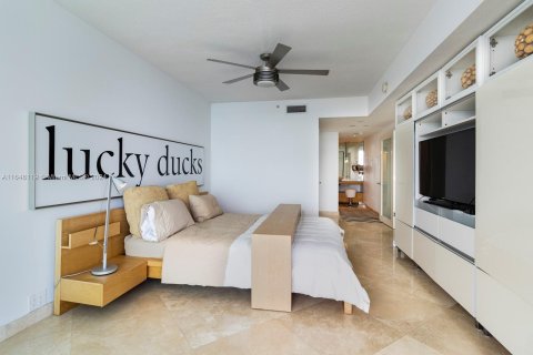 Condo in Miami Beach, Florida, 2 bedrooms  № 1332735 - photo 15