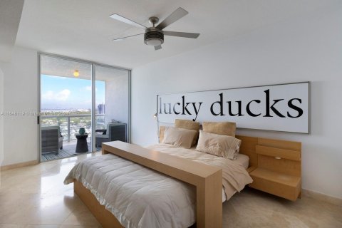 Condo in Miami Beach, Florida, 2 bedrooms  № 1332735 - photo 14