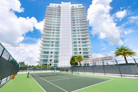 Condo in Miami Beach, Florida, 2 bedrooms  № 1332735 - photo 22