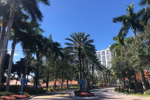 Condo in Aventura, Florida, 2 bedrooms  № 1332779 - photo 16