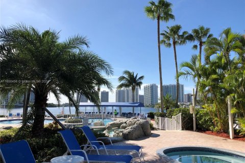 Condominio en venta en Aventura, Florida, 2 dormitorios, 109.72 m2 № 1332779 - foto 28