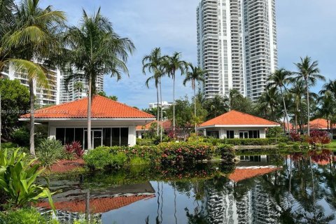 Condo in Aventura, Florida, 2 bedrooms  № 1332779 - photo 17