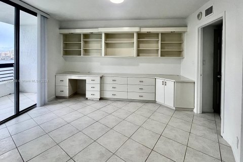 Copropriété à vendre à Aventura, Floride: 2 chambres, 109.72 m2 № 1332779 - photo 10