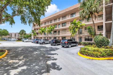 Condo in Sunrise, Florida, 2 bedrooms  № 1272127 - photo 24