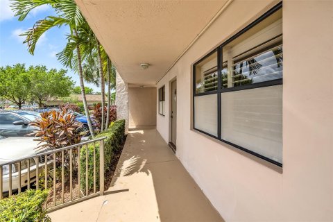 Copropriété à vendre à Sunrise, Floride: 2 chambres, 121.05 m2 № 1272127 - photo 22