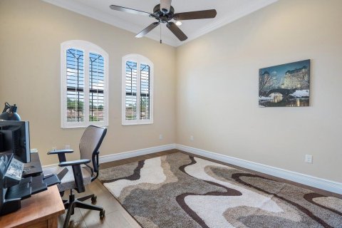 House in Delray Beach, Florida 5 bedrooms, 481.98 sq.m. № 1031739 - photo 8