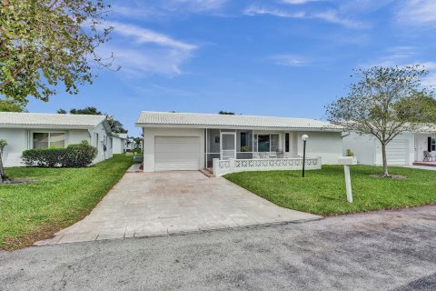 Villa ou maison à vendre à Plantation, Floride: 2 chambres, 144.93 m2 № 1081521 - photo 1