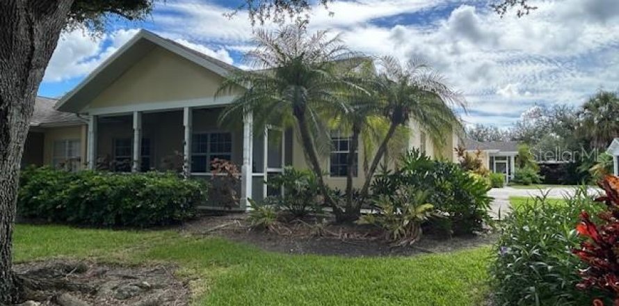 House in Port Charlotte, Florida 2 bedrooms, 110.55 sq.m. № 1337154