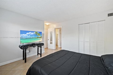 Купить кондоминиум в Холливуд, Флорида 1 спальня, 55.46м2, № 1035248 - фото 17