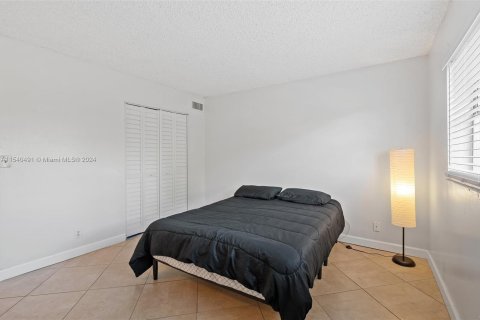 Купить кондоминиум в Холливуд, Флорида 1 спальня, 55.46м2, № 1035248 - фото 16
