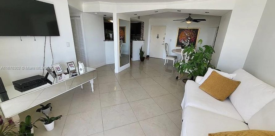 Condo in Miami Beach, Florida, 1 bedroom  № 1405938