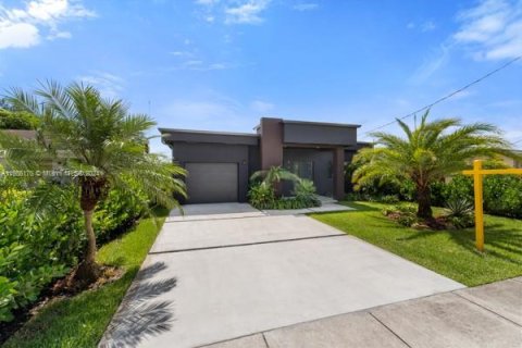 Villa ou maison à vendre à West Park, Floride: 4 chambres, 92.9 m2 № 1383626 - photo 2