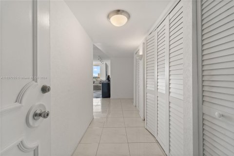 Condominio en venta en Hollywood, Florida, 2 dormitorios, 123.56 m2 № 1309437 - foto 14